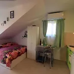Clementina Sunrise-studio With Balcony Apartamento