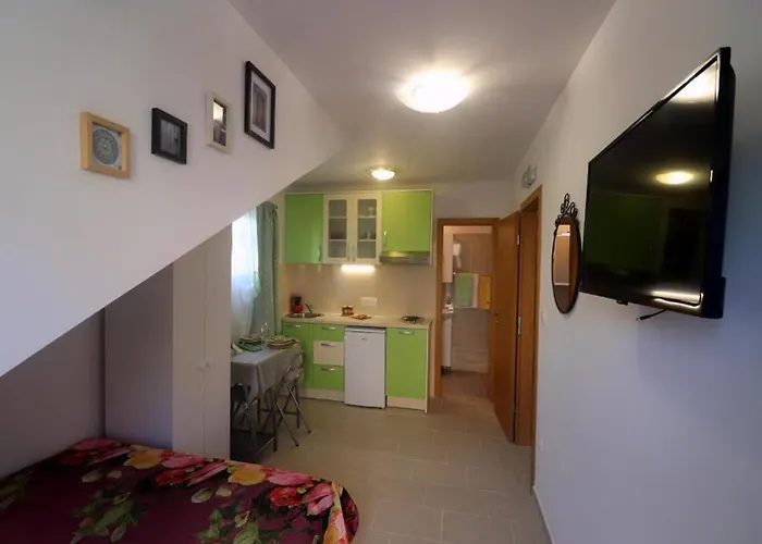 Clementina Sunrise-studio With Balcony Apartament