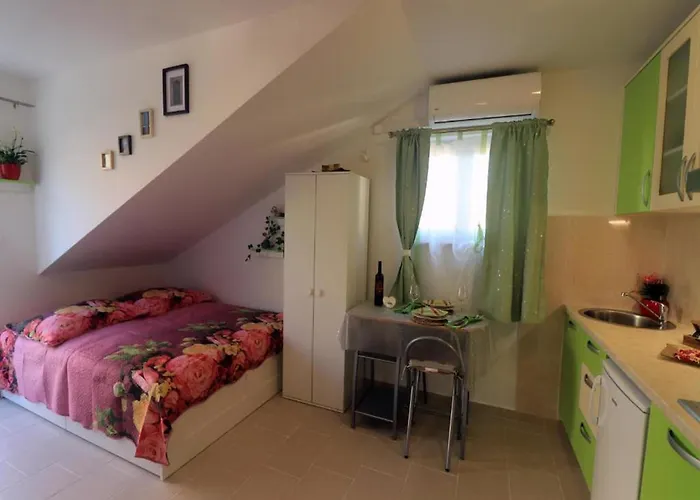 Clementina Sunrise-studio With Balcony Apartament